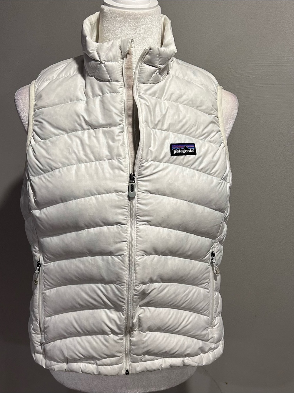 Patagonia Women’s Goose Down Sweater Vest Birch White Puffer Full Zip Medium